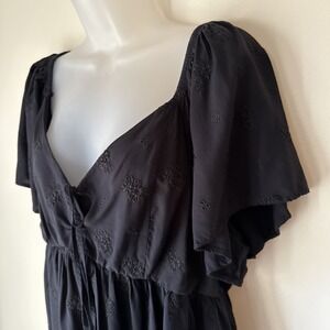 Torrid Babydoll Top Women's Size 2X Black Deep V Neck Ruffle Tie Back Travel